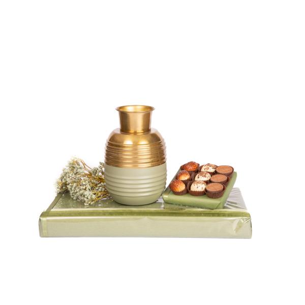 Two-toned Vase with Pralines
